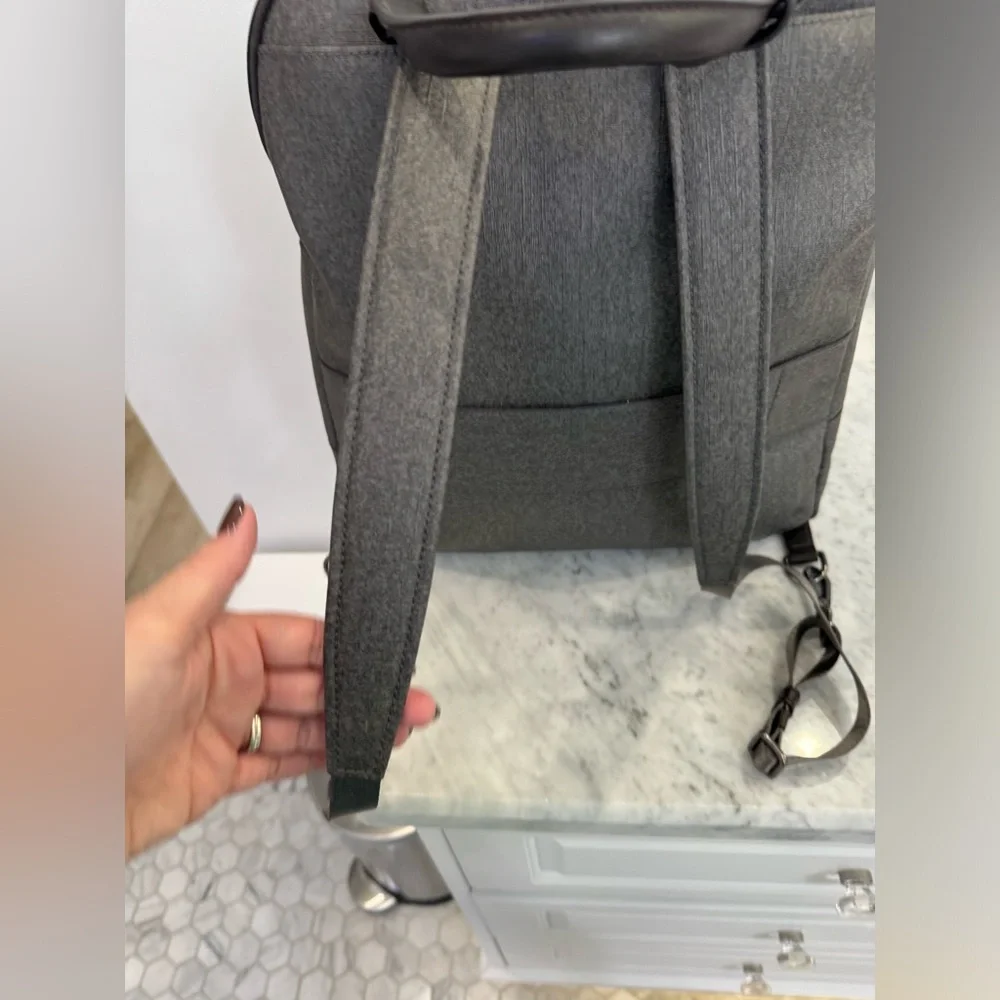 TUMI laptop bag. New without tags. Never been used. So classic - Picture 13 of 15